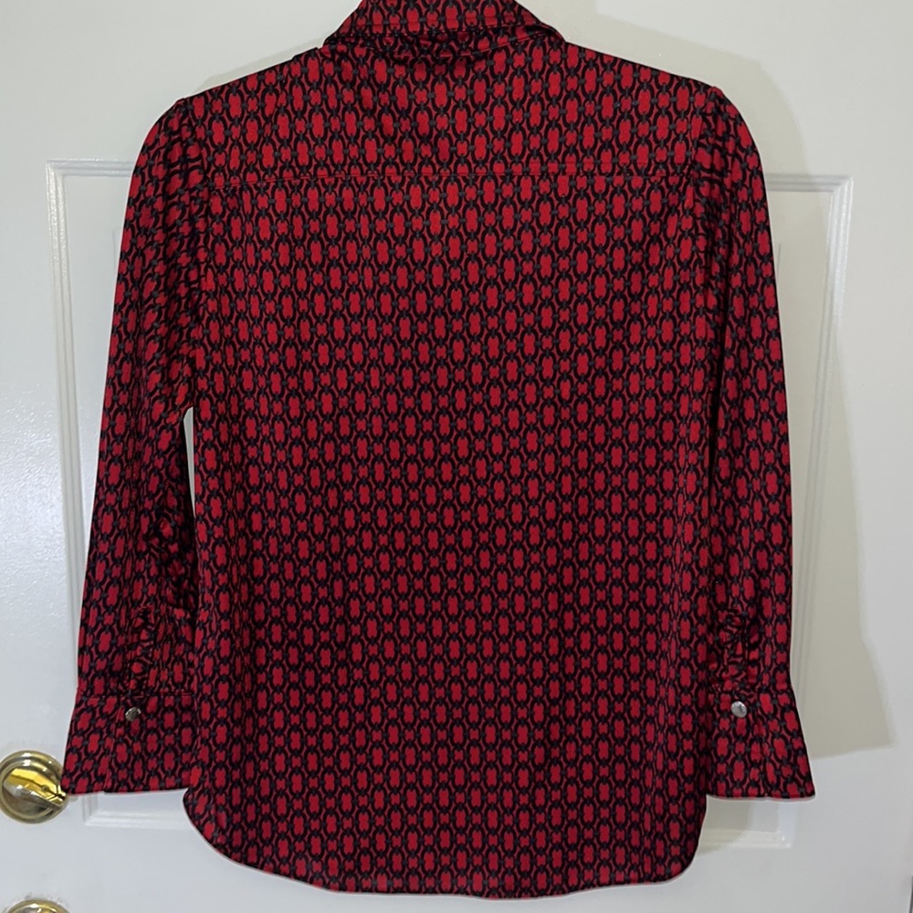 MISS TINA silver snap closure blouse. Large 12/14 Ruby w/ Geo Chain pattern - Picture 5 of 9